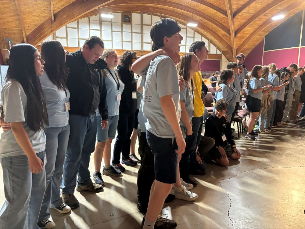 2025-cyia-big-group CYIA Group worshipping